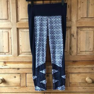 Women's Athleta‎ Small Mantra Blue Mosaic Cropped Leggings